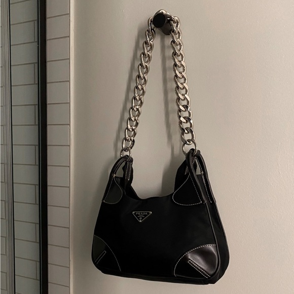 PRADA- vintage nylon shoulder bag - Picture 2 of 5